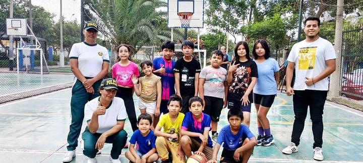 Sede Breña celebra emocionante Taller de Básquet