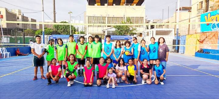 Volley y entusiasmo en el Festival Deportivo Rhinos Club – Sede Breña 3