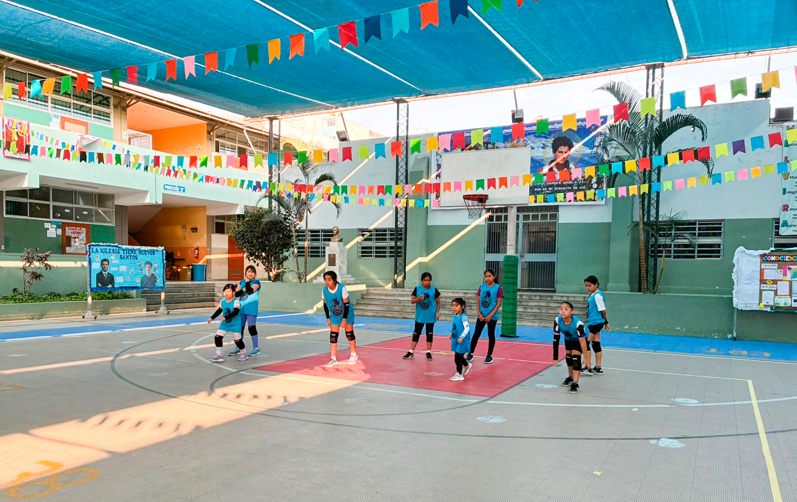 RHINOS lanza talleres de voleibol para niños durante todo el 2025